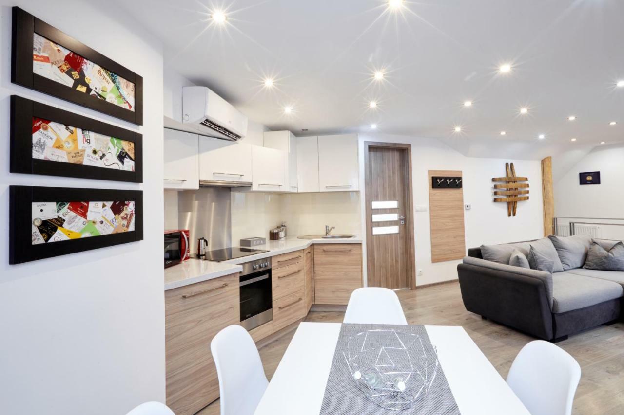 Foter Apartman Villany Exterior photo